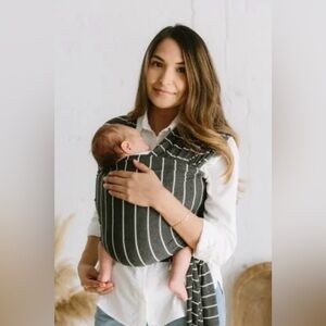 Sollybaby Wrap, made with Magnolia